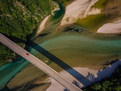 » #3/9 « / Aus der Sicht der Vögel / Blog post by <a href="https://strkng.com/en/photographer/thomas+illhardt/">Photographer Thomas Illhardt</a> / 2022-06-25 13:22