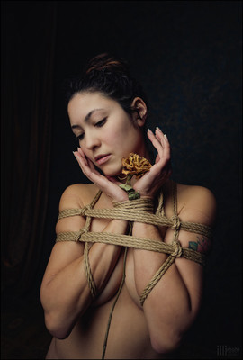 » #5/9 « / Bondage mit Salomé / Blog-Beitrag von <a href="https://strkng.com/de/fotograf/thomas+illhardt/">Fotograf Thomas Illhardt</a> / 01.04.2023 21:00