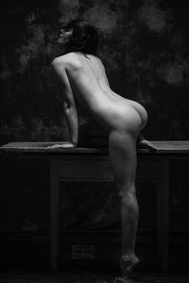 nicoleta. 1 / Nude / Nude,s/w,studiophotography,portrait
