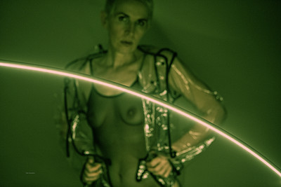 » #4/9 « / raincoat I-IX / Blog-Beitrag von <a href="https://willischwanke.strkng.com/de/">Fotograf Willi Schwanke</a> / 04.02.2020 11:46 / Nude