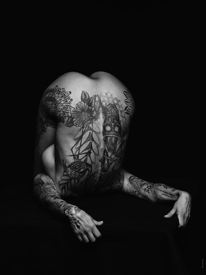 » #5/5 « / inked / Blog post by <a href="https://willischwanke.strkng.com/en/">Photographer Willi Schwanke</a> / 2020-07-06 22:11 / Nude