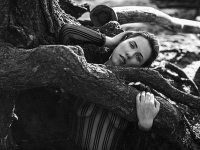 » #6/7 « / tree&amp;body / Blog post by <a href="https://willischwanke.strkng.com/en/">Photographer Willi Schwanke</a> / 2020-09-10 10:28 / Nude