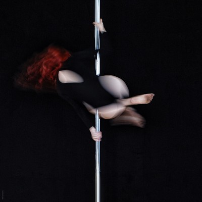 » #2/9 « / poledance | blurwillsavetheworld / Blog post by <a href="https://willischwanke.strkng.com/en/">Photographer Willi Schwanke</a> / 2020-10-17 22:29 / Stimmungen