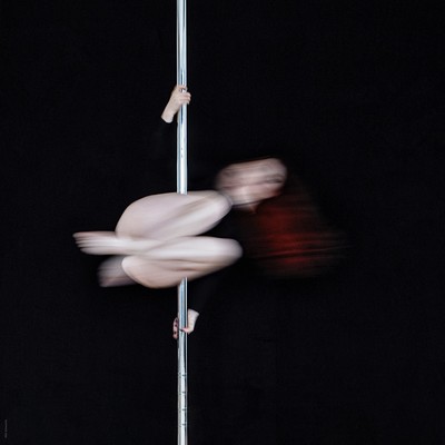 » #3/9 « / poledance | blurwillsavetheworld / Blog post by <a href="https://willischwanke.strkng.com/en/">Photographer Willi Schwanke</a> / 2020-10-17 22:29 / Stimmungen