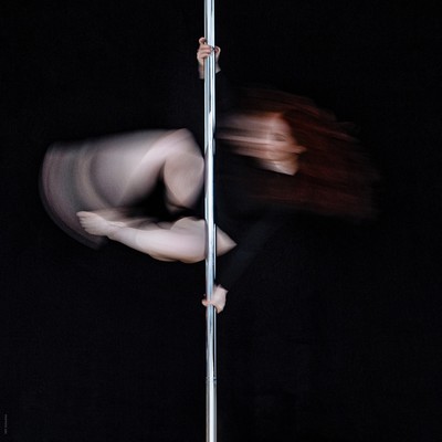 » #5/9 « / poledance | blurwillsavetheworld / Blog post by <a href="https://willischwanke.strkng.com/en/">Photographer Willi Schwanke</a> / 2020-10-17 22:29 / Stimmungen