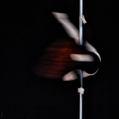 » #6/9 « / poledance | blurwillsavetheworld / Blog post by <a href="https://willischwanke.strkng.com/en/">Photographer Willi Schwanke</a> / 2020-10-17 22:29 / Stimmungen