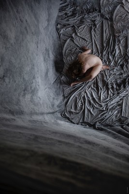 » #1/4 « / lost I-IV / Blog-Beitrag von <a href="https://willischwanke.strkng.com/de/">Fotograf Willi Schwanke</a> / 13.07.2021 08:08 / Nude