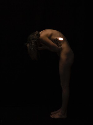 » #4/6 « / spotlight I-VI / Blog post by <a href="https://willischwanke.strkng.com/en/">Photographer Willi Schwanke</a> / 2022-01-14 08:27 / Nude