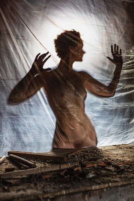 » #3/4 « / surface I-IV / Blog-Beitrag von <a href="https://willischwanke.strkng.com/de/">Fotograf Willi Schwanke</a> / 28.09.2022 12:36 / Nude