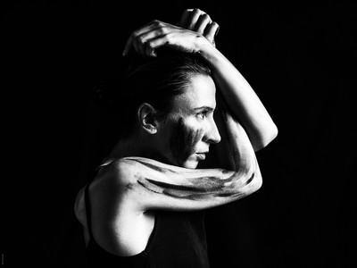 » #3/6 « / hands I-VI / Blog post by <a href="https://willischwanke.strkng.com/en/">Photographer Willi Schwanke</a> / 2023-01-16 23:12 / Stimmungen