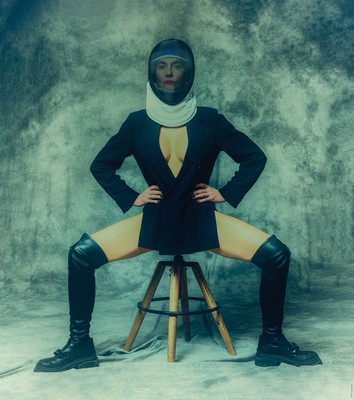 » #2/3 « / helmet vol.1 I-III / Blog-Beitrag von <a href="https://willischwanke.strkng.com/de/">Fotograf Willi Schwanke</a> / 25.05.2023 00:55 / Everyday