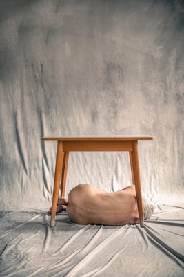 » #1/5 « / table vol.2 -b&amp;t I-V- / Blog post by <a href="https://willischwanke.strkng.com/en/">Photographer Willi Schwanke</a> / 2024-10-03 10:39 / Nude