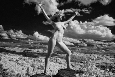 » #2/9 « / beyond light / Blog-Beitrag von <a href="https://strkng.com/de/fotograf/phovis/">Fotograf PHOVIS</a> / 17.10.2019 19:03 / Nude