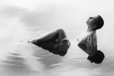 III / Nude / woman,water,blackandwhite