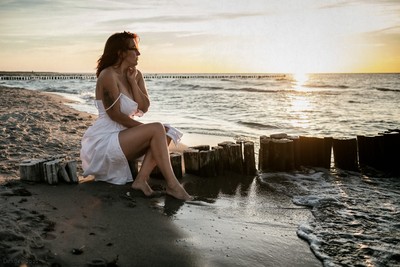 V / Portrait / woman,portrait,outdoor