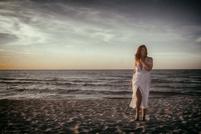 VI / Portrait / woman,portrait,outdoor