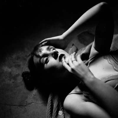 » #2/9 « / Treppenhaus und Keller / Blog post by <a href="https://strkng.com/en/photographer/filthy+wizard/">Photographer Filthy Wizard</a> / 2020-03-18 10:49 / Portrait