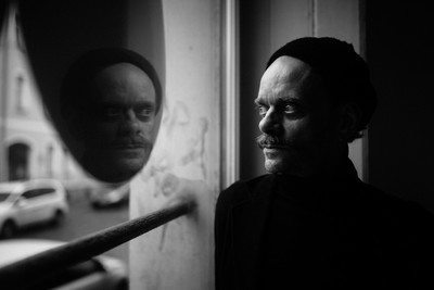 » #3/9 « / No artist tolerates reality / Blog post by <a href="https://strkng.com/en/photographer/turamania+art/">Photographer Turamania Art</a> / 2022-02-03 12:45 / Portrait