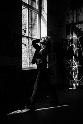 » #7/9 « / Birth of the retro noir / Blog-Beitrag von <a href="https://strkng.com/de/fotografin/turamania+art/">Fotografin Turamania Art</a> / 02.04.2022 12:20 / Schwarz-weiss