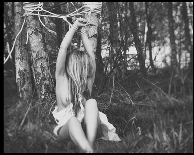 » #2/9 « / M.U.T / Blog post by <a href="https://strkng.com/en/photographer/mario+von+oculario/">Photographer Mario von Oculario</a> / 2019-04-28 18:33 / Nude