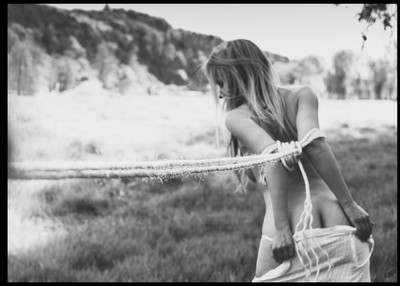 » #6/9 « / M.U.T / Blog post by <a href="https://strkng.com/en/photographer/mario+von+oculario/">Photographer Mario von Oculario</a> / 2019-04-28 18:33 / Nude