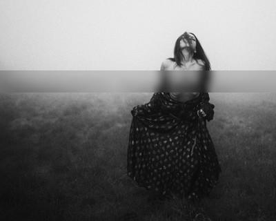 » #5/9 « / ...Und Siddhartha sagte leise, / Blog post by <a href="https://strkng.com/en/photographer/mario+von+oculario/">Photographer Mario von Oculario</a> / 2019-10-08 18:25 / Nude