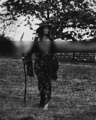 » #3/9 « / Hüterin der Stille / Blog post by <a href="https://strkng.com/en/model/mahamaya/">Model mahamaya</a> / 2019-05-25 08:26 / Nude