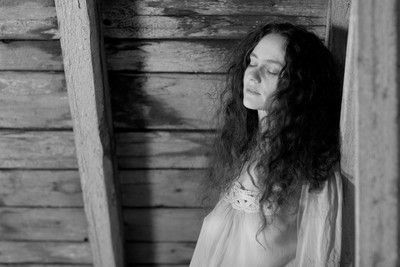 » #5/5 « / on the attic with Frieda / Blog-Beitrag von <a href="https://strkng.com/de/fotograf/beha-art-photography/">Fotograf BeHa_ART_Photography</a> / 28.02.2020 12:51