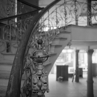 Doors of Totschek III / Lost places / treppe,görlitz,urbex,detail,verlassen,analog