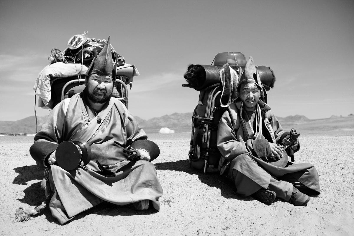 Backpacker Buddhist Monks &copy; Photographer David Mendes