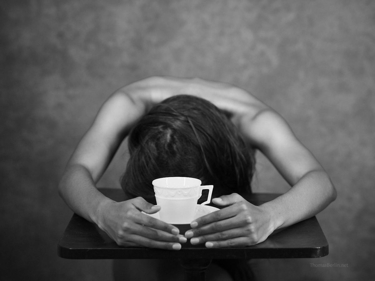 Wenn ein Tisch zum Ort der Begegnung wird &copy; Fotograf Thomas Berlin