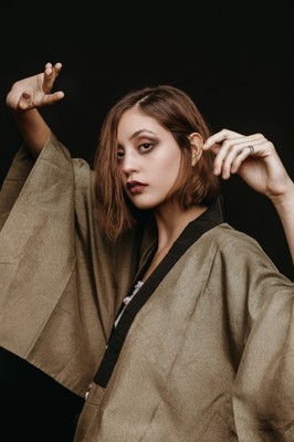 » #3/9 « / Caterina Kimona mood / Blog post by <a href="https://strkng.com/en/photographer/joe+hogan/">Photographer Joe Hogan</a> / 2022-08-02 12:50