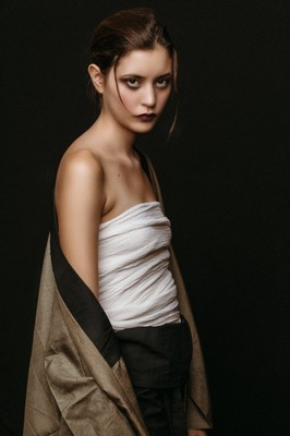 » #7/9 « / Caterina Kimona mood / Blog post by <a href="https://strkng.com/en/photographer/joe+hogan/">Photographer Joe Hogan</a> / 2022-08-02 12:50