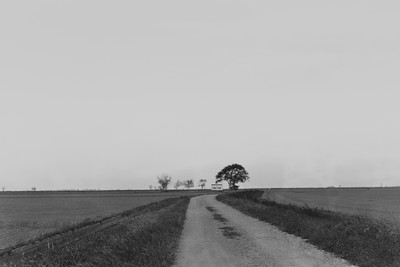 » #7/9 « / The day before the flood / Blog-Beitrag von <a href="https://strkng.com/de/fotograf/joe+hogan/">Fotograf Joe Hogan</a> / 20.05.2025 11:03