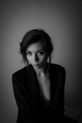 » #6/9 « / Varying moods / Blog post by <a href="https://strkng.com/en/photographer/frank+pudel/">Photographer Frank Pudel</a> / 2020-03-29 09:01 / Fine Art / fineart,blackandwhite,monochrom,schwarzweiss,portrait,mood,emotions