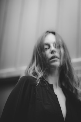 » #3/9 « / Kaya / Blog post by <a href="https://strkng.com/en/photographer/chris+w-+braunschweiger/">Photographer Chris W. Braunschweiger</a> / 2023-01-19 23:22 / Street