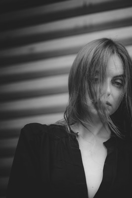 » #9/9 « / Kaya / Blog post by <a href="https://strkng.com/en/photographer/chris+w-+braunschweiger/">Photographer Chris W. Braunschweiger</a> / 2023-01-19 23:22 / Street