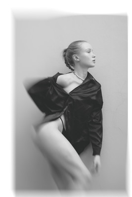 » #1/4 « / Bogdana / Blog post by <a href="https://strkng.com/en/photographer/chris+w-+braunschweiger/">Photographer Chris W. Braunschweiger</a> / 2023-09-09 09:27 / Portrait