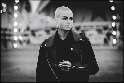 » #5/8 « / Mara / Blog-Beitrag von <a href="https://strkng.com/de/fotograf/chris+w-+braunschweiger/">Fotograf Chris W. Braunschweiger</a> / 18.11.2024 14:23 / Portrait