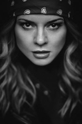 » #1/8 « / Ein Nachmittag mit Tania / Blog post by <a href="https://strkng.com/en/photographer/alexander+hopp/">Photographer Alexander Hopp</a> / 2019-05-02 23:26