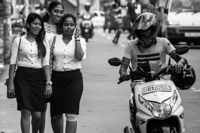 » #6/9 « / Street Life / Blog post by <a href="https://strkng.com/en/photographer/trostheide/">Photographer Trostheide</a> / 2021-05-17 10:48