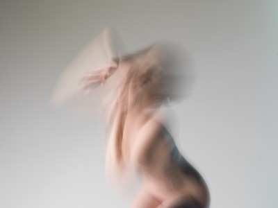 1/2sec / Nude