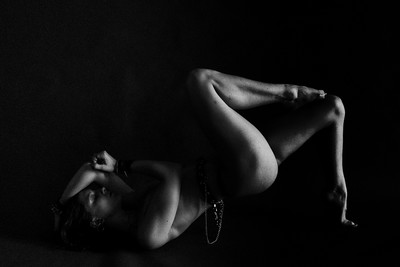 » #1/9 « / skin &amp; bones / Blog post by <a href="https://strkng.com/en/photographer/dirk+rohra/">Photographer Dirk Rohra</a> / 2019-07-05 10:41 / Nude