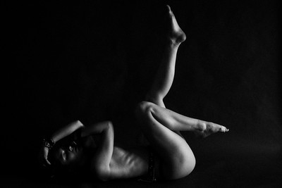 » #2/9 « / skin &amp; bones / Blog post by <a href="https://strkng.com/en/photographer/dirk+rohra/">Photographer Dirk Rohra</a> / 2019-07-05 10:41 / Nude