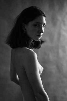 Distanz / Nude / portrait,nude,schwarzweiß