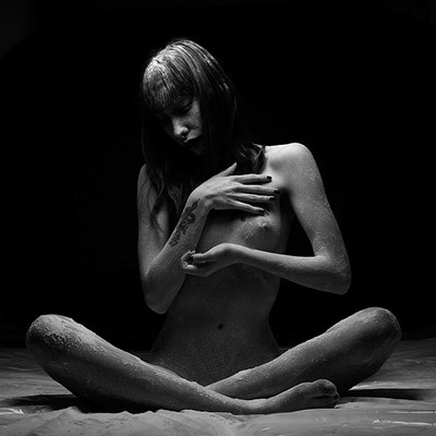 » #3/3 « / nudeartzine a new magazine dedicated to nude art / Blog post by <a href="https://strkng.com/en/photographer/ugrandolini/">Photographer ugrandolini</a> / 2021-02-23 09:16
