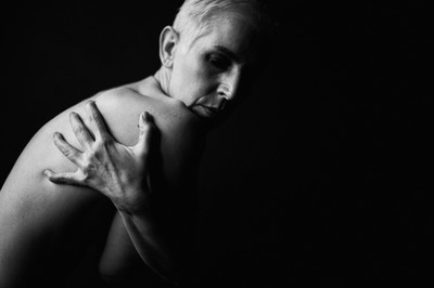 » #9/9 « / Hände / Blog-Beitrag von <a href="https://strkng.com/de/fotograf/peter+k%C3%A4chele/">Fotograf Peter Kächele</a> / 16.12.2021 14:55 / Schwarz-weiss