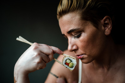 » #2/7 « / Sushi-Time / Blog-Beitrag von <a href="https://strkng.com/de/fotograf/peter+k%C3%A4chele/">Fotograf Peter Kächele</a> / 29.06.2022 16:17 / Portrait