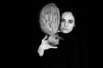 » #1/6 « / Nähe / Blog-Beitrag von <a href="https://strkng.com/de/fotograf/peter+k%C3%A4chele/">Fotograf Peter Kächele</a> / 19.07.2022 09:33 / Schwarz-weiss