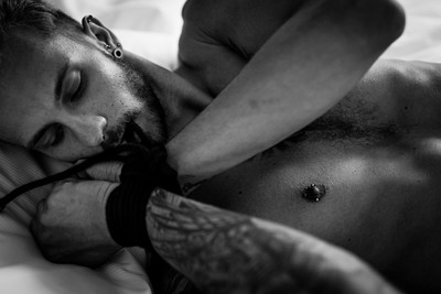 » #1/9 « / bound / Blog-Beitrag von <a href="https://strkng.com/de/fotografin/pure+male+photography/">Fotografin pure male photography</a> / 04.11.2019 13:08